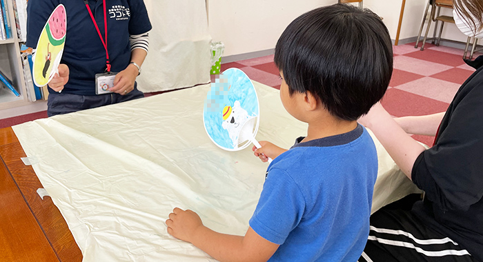 【活動事例】夏休み体験「うちわづくりをしよう！」