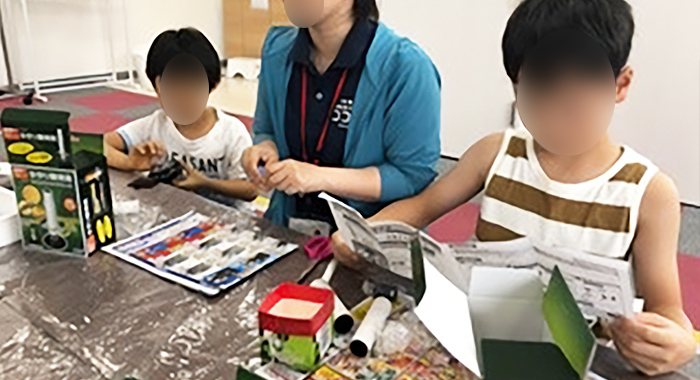 【活動事例】ココトモ西尾寄住校で『顕微鏡作り』の活動を行いました
